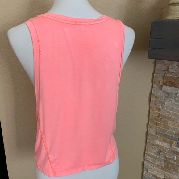 SOLD 🚨Pink Super Soft Cropped Yoga Top - Picture 3 of 5